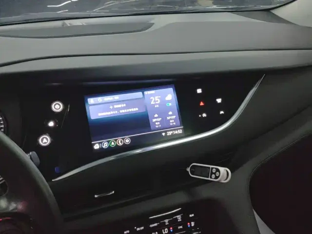 Buick Enclave — Фото автомобиля 12