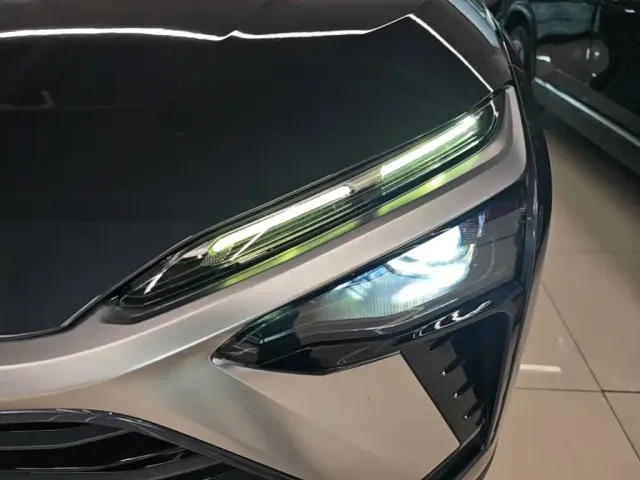 Nio ES8 — Фото автомобиля 23