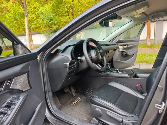 Mazda Mazda3 Axela 2023 2.0L Auto Zhiqing — Фото автомобиля 9