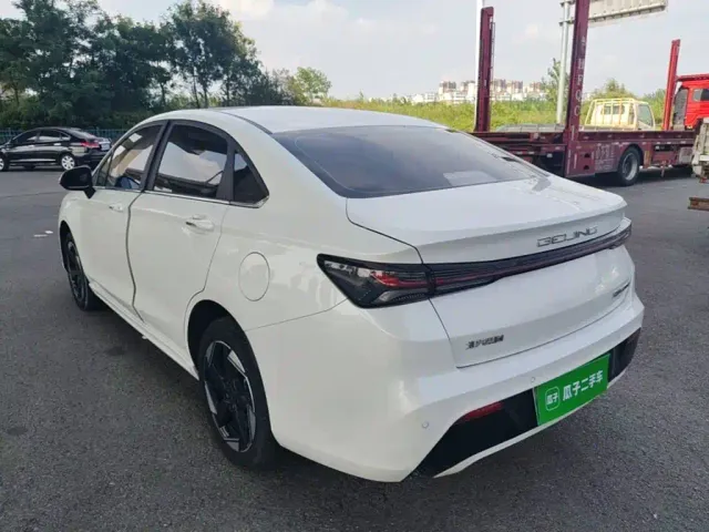 BAIC Beijing EU5 PLUS — Фото автомобиля 4