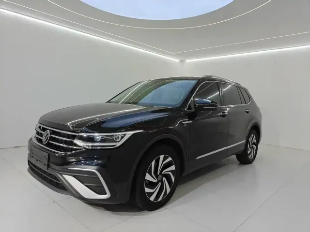 Фотография автомобиля — Volkswagen Tiguan L