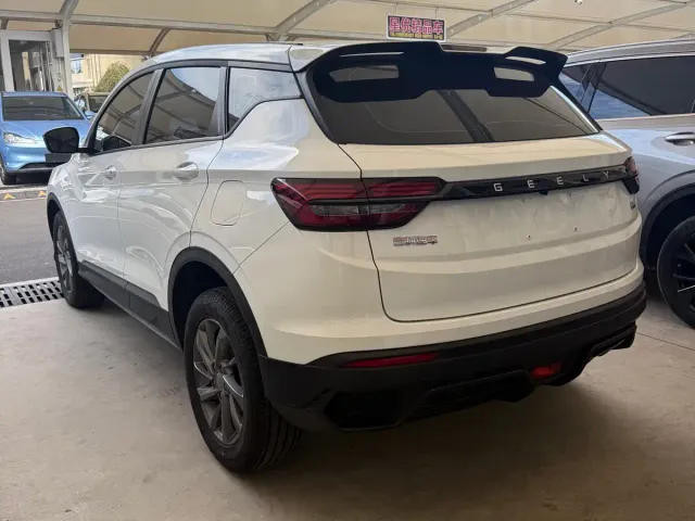Geely Binyue — Фото автомобиля 7
