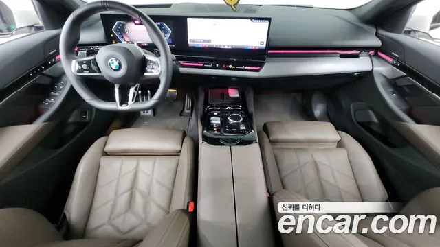 BMW 5 Series G60 — Фото автомобиля 10