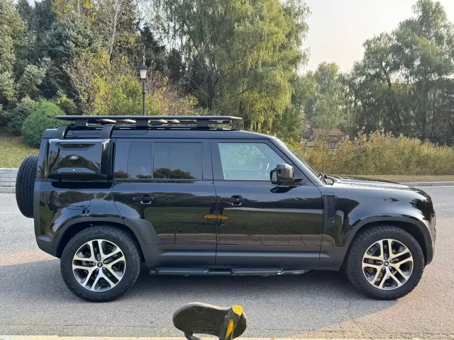 Land Rover Defender — Фото автомобиля 7