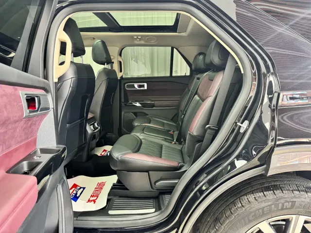 Ford Explorer — Фото автомобиля 8