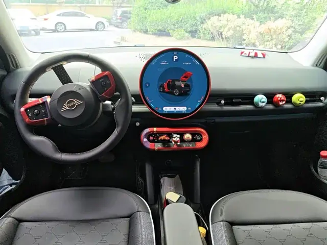 MINI Electric MINI ACEMAN — Фото автомобиля 12