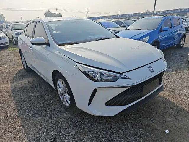Roewe i5 — Фото автомобиля 3