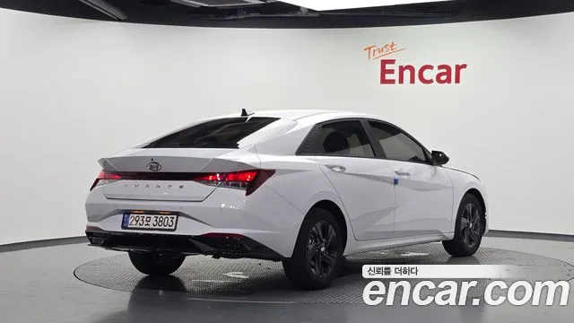 Hyundai Avante CN7 — Фото автомобиля 2