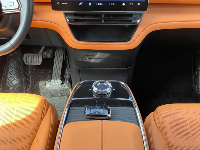 Geely Yizhen L380 — Фото автомобиля 19