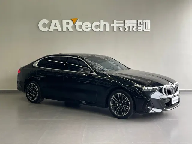 BMW 5 Series — Фото автомобиля 3