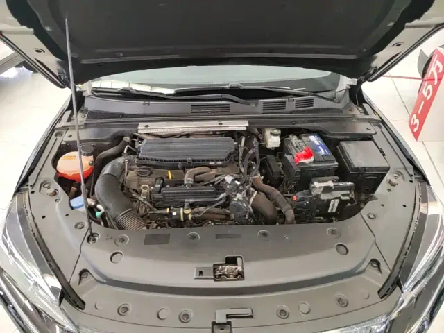 Dongfeng Yixuan MAX — Фото автомобиля 19