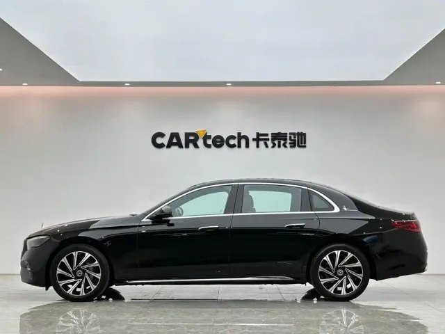Mercedes-Benz E-Class — Фото автомобиля 2