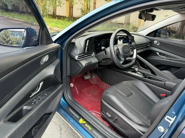 Hyundai Elantra — Фото автомобиля 8