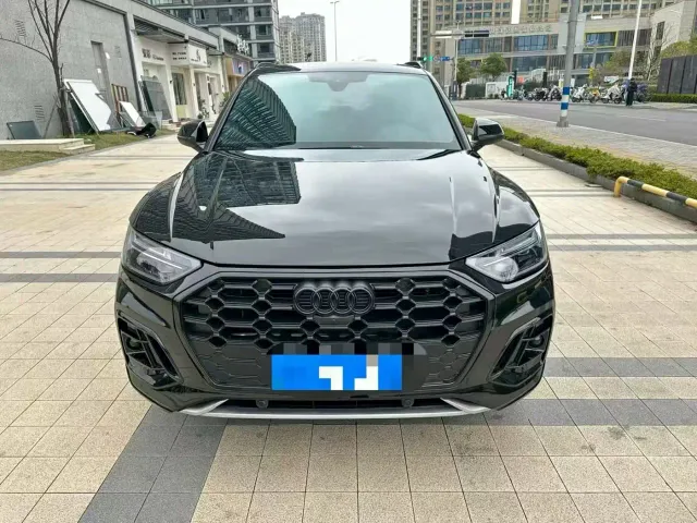 Audi Q5L — Фото автомобиля 2