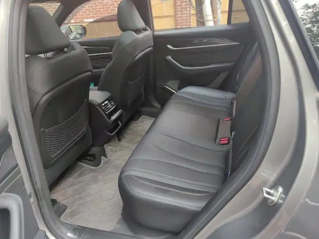 Geely Xingyue L — Фото автомобиля 11