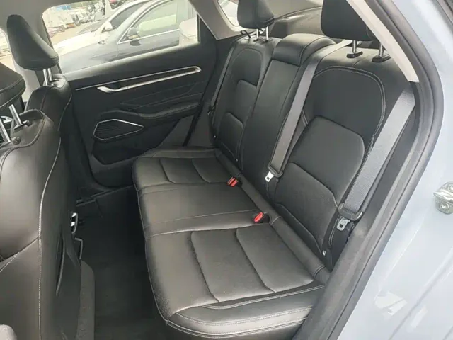 Geely Emgrand — Фото автомобиля 16