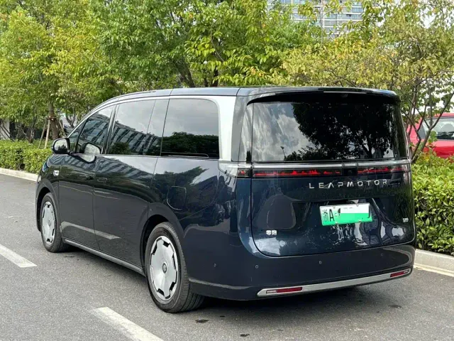 Leapmotor D19 — Фото автомобиля 3