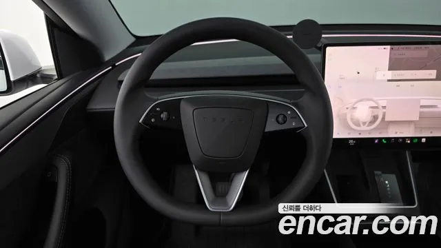 Tesla Model Y — Фото автомобиля 19
