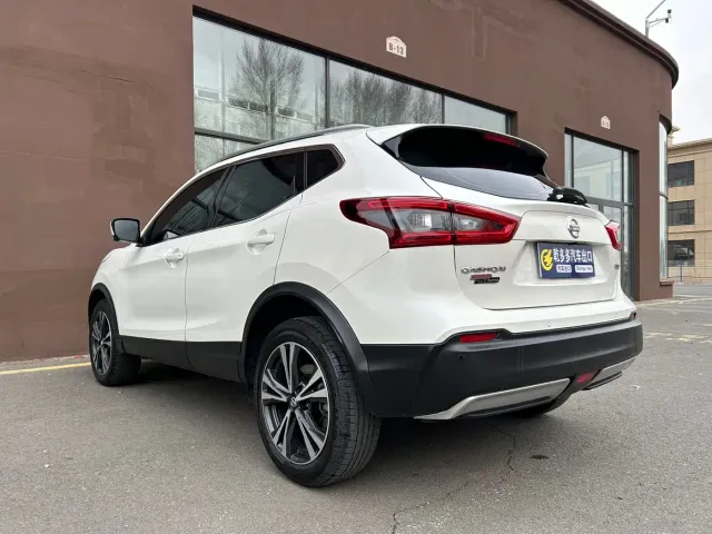 Nissan Qashqai — Фото автомобиля 4