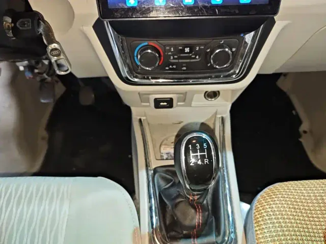 Jinbei New Hiace X30L — Фото автомобиля 13