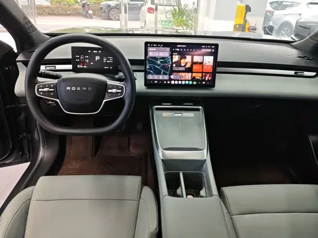 Roewe D6 — Фото автомобиля 9
