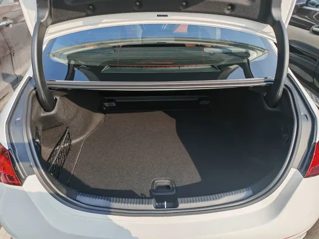 Mercedes-Benz C-Class — Фото автомобиля 10