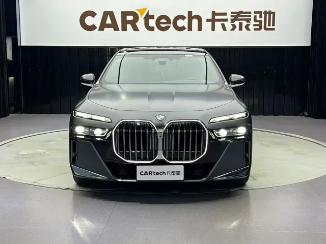 BMW 7 Series — Фото автомобиля 2