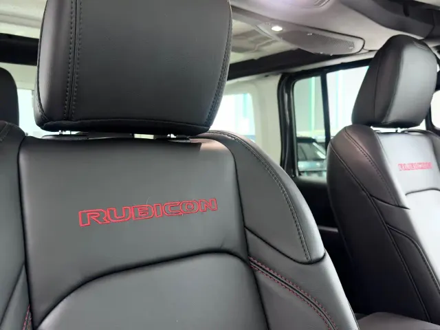 Jeep Wrangler — Фото автомобиля 18