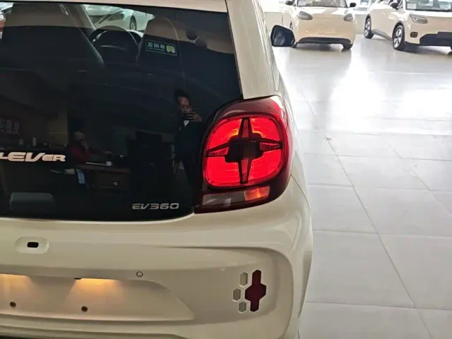 Roewe Clever — Фото автомобиля 7