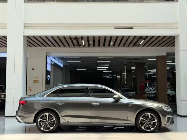 Audi A4L — Фото автомобиля 4
