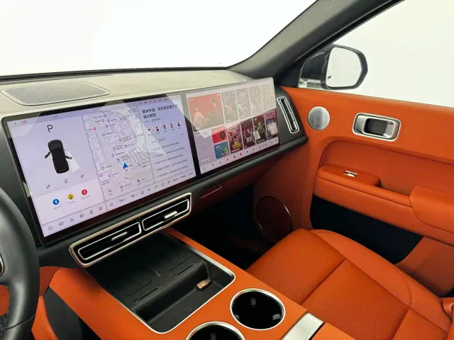 Li Auto L8 — Фото автомобиля 5