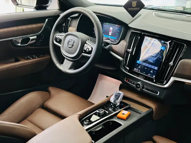 Volvo S90 — Фото автомобиля 16