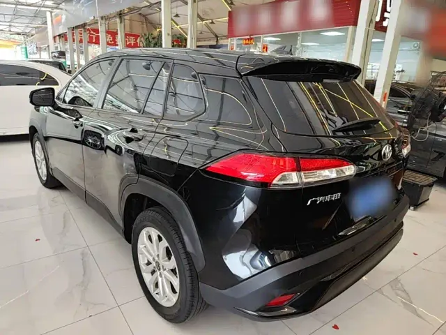Toyota Frontlander 2022 2.0L CVT Elite — Фото автомобиля 4