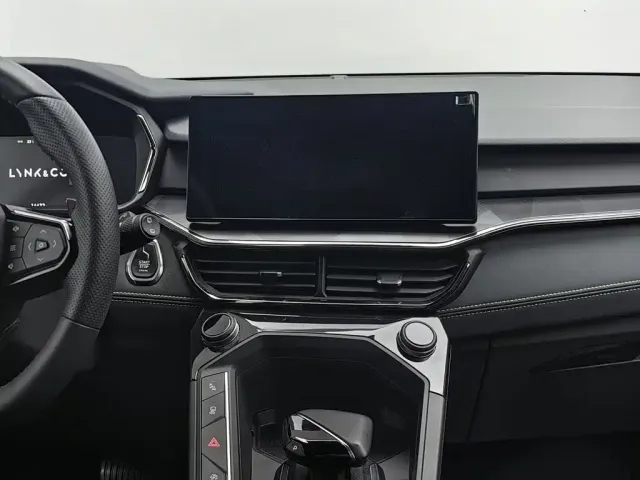Lynk & Co Lynk & Co 06 2023 Remix 1.5T Power Halo — Фото автомобиля 12