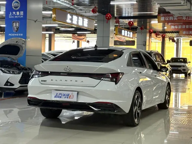 Hyundai Elantra — Фото автомобиля 9