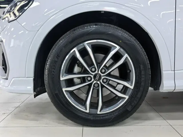 Audi Q3 — Фото автомобиля 6