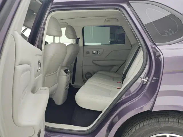 Leapmotor B10 — Фото автомобиля 11