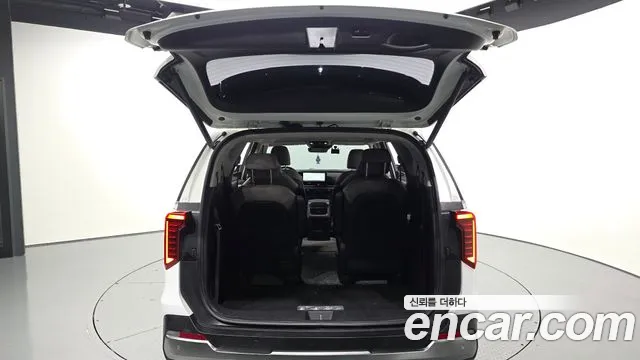 Kia Carnival — Фото автомобиля 26