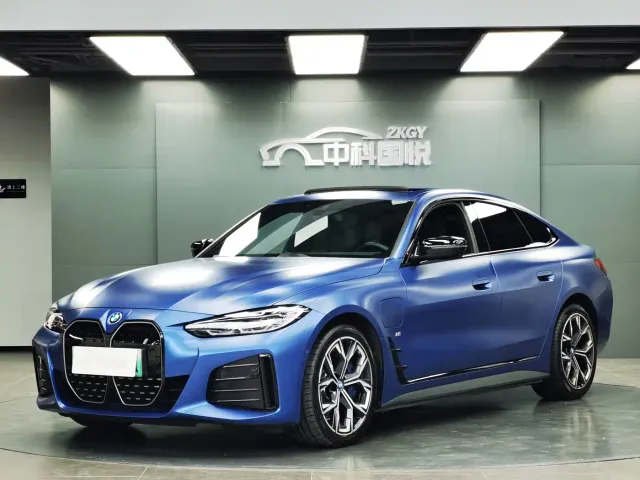 Фотография автомобиля — BMW i4