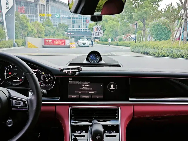 Porsche Panamera — Фото автомобиля 13