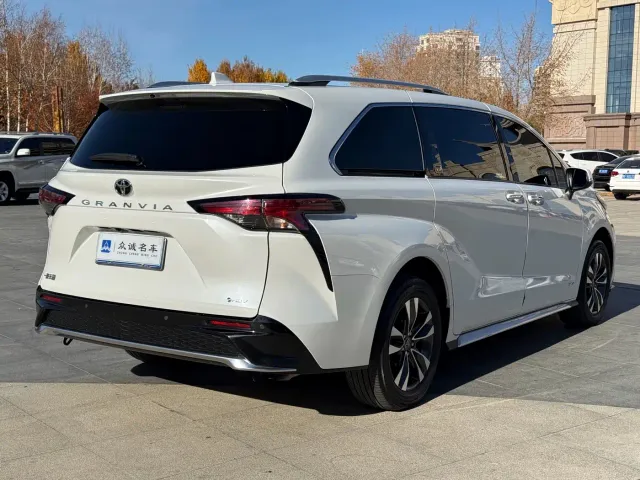 Toyota Granvia — Фото автомобиля 9