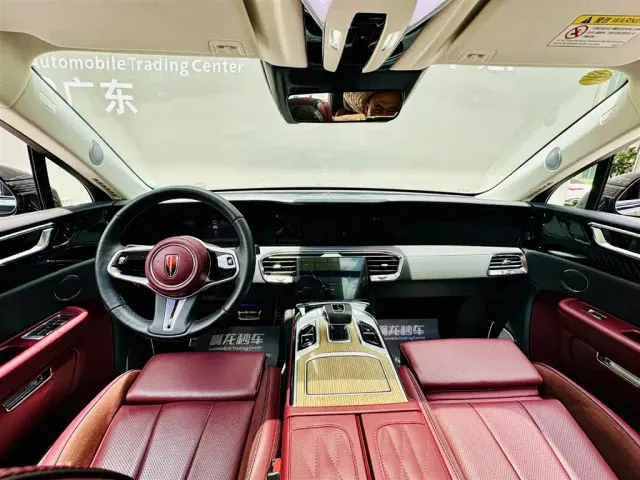Hongqi E-HS9 — Фото автомобиля 6