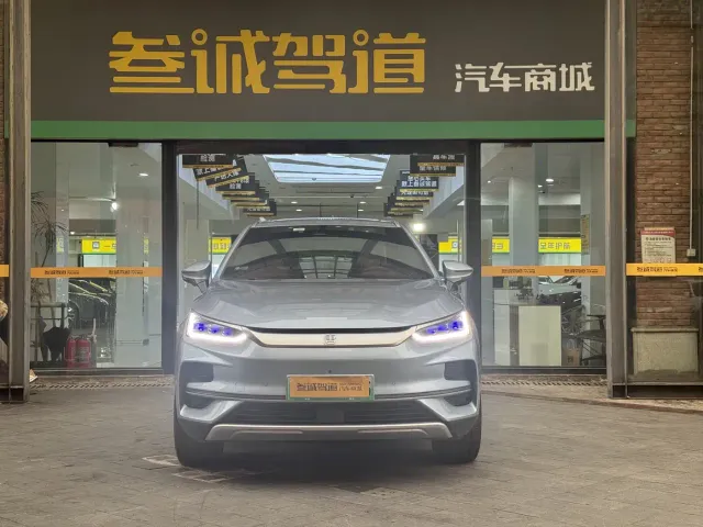 BYD Tang — Фото автомобиля 2