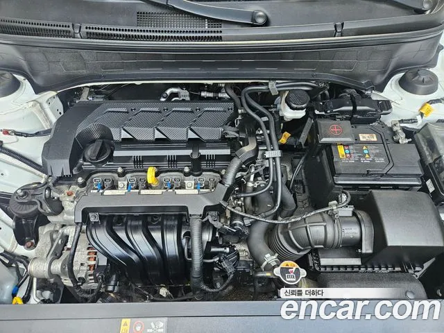Hyundai Venue — Фото автомобиля 13