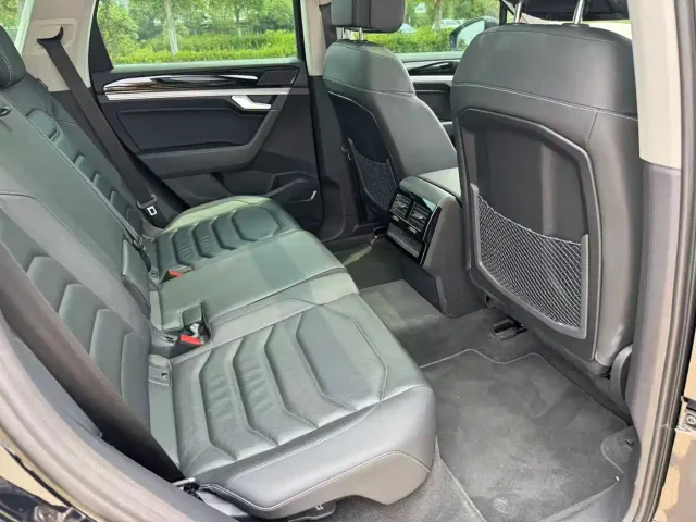 Volkswagen Touareg 2022 2.0TSI Rui Shang Edition — Фото автомобиля 15