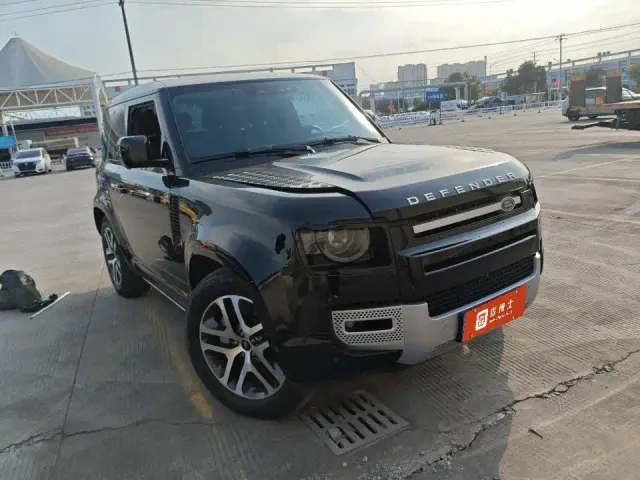 Land Rover Defender — Фото автомобиля 2