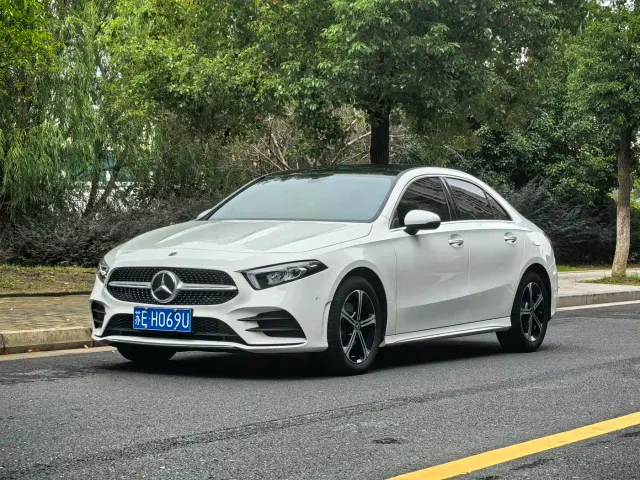 Фотография автомобиля — Mercedes-Benz A-Class