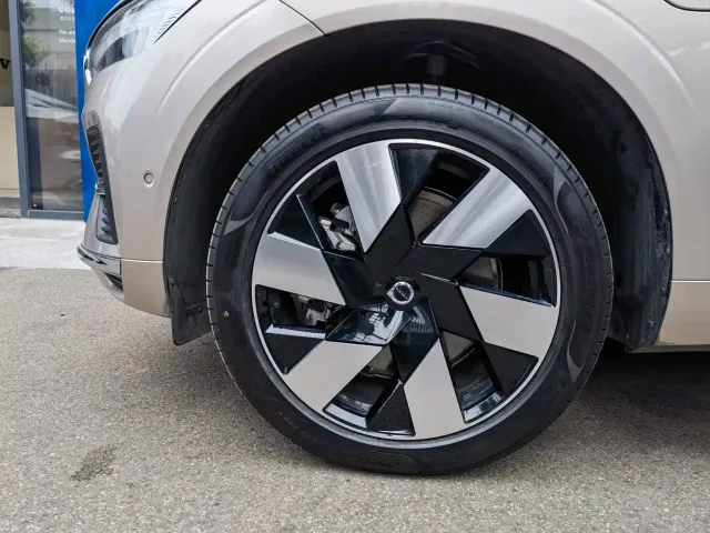 Volvo XC60 — Фото автомобиля 19