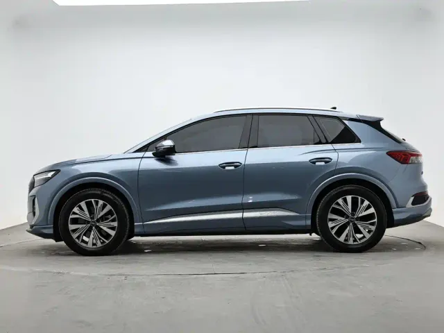 Audi Q4 e-tron — Фото автомобиля 6