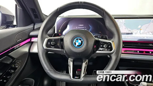 BMW 5-Series 5 серия (G60) — Фото автомобиля 12